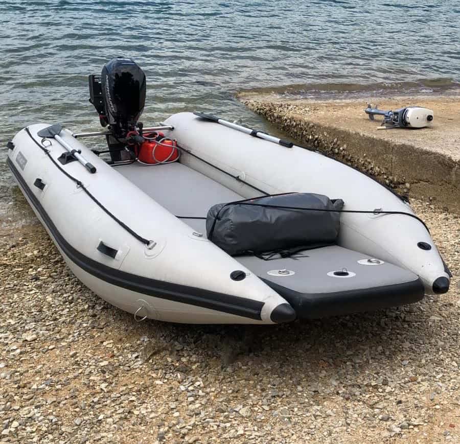 5 Reasons to Buy a Rigid Inflatable Boat Over a Fiberglass Boat - Takacat  Americas