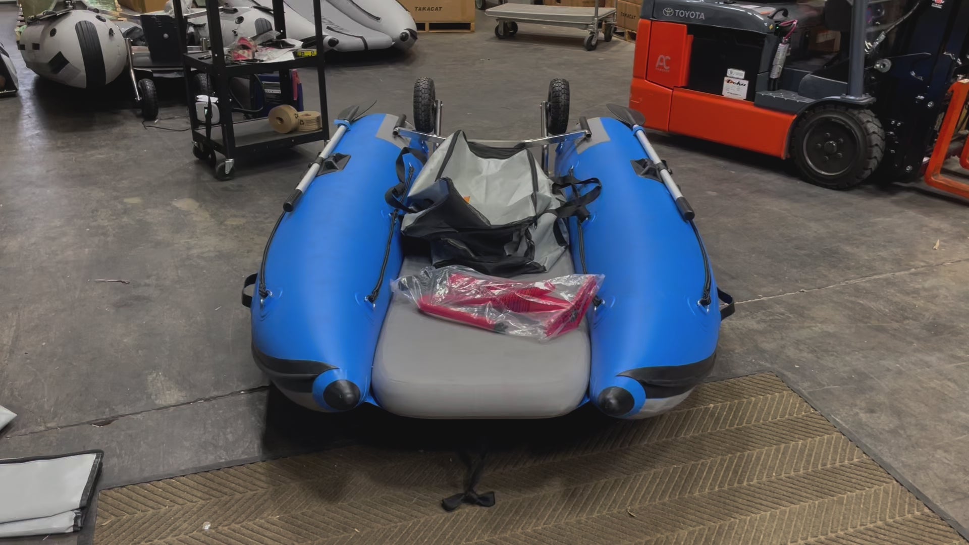 2022 260LX Blue Demo Boat